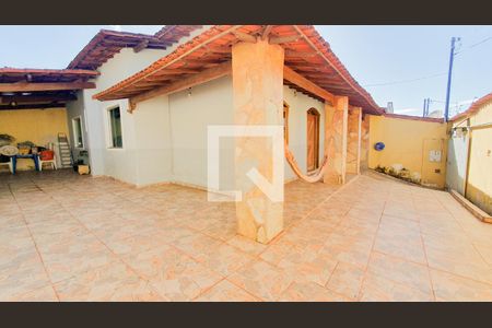 Casa para alugar com 105m², 3 quartos e 4 vagasQuintal