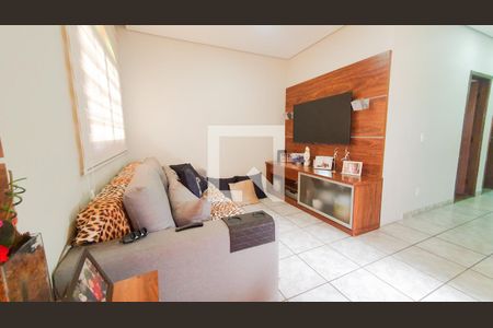 Sala de casa à venda com 3 quartos, 105m² em Jardim Leblon, Belo Horizonte