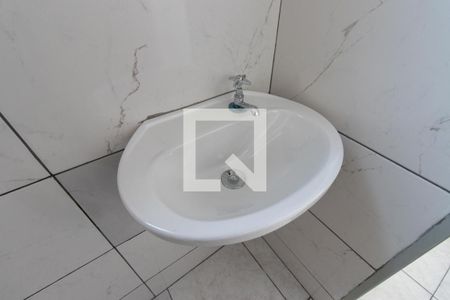 Casa para alugar com 85m², 1 quarto e sem vagaDetalhe do banheiro