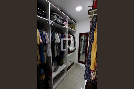 Apartamento à venda com 187m², 4 quartos e 4 vagasCloset da suíte 3