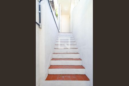 Casa para alugar com 70m², 2 quartos e sem vaga Casa para alugar com 70m², 2 quartos e sem vagaEscadas