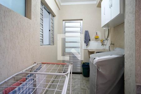 Casa à venda com 200m², 4 quartos e 1 vagaÁrea de Serviço