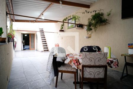 Casa à venda com 200m², 4 quartos e 1 vagaQuintal