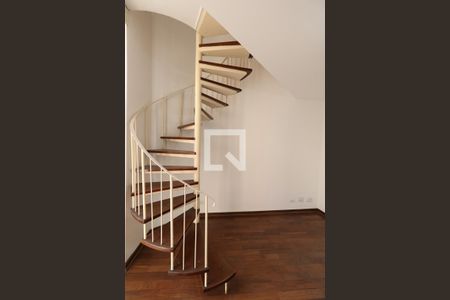 Apartamento à venda com 52m², 1 quarto e 1 vaga Apartamento à venda com 52m², 1 quarto e 1 vagaEscada Acesso Quarto