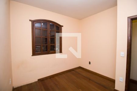 Casa à venda com 340m², 5 quartos e 2 vagasQuarto 2