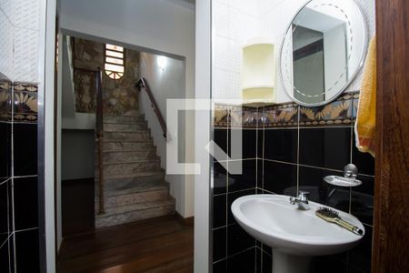 Casa à venda com 340m², 5 quartos e 2 vagasBanheiro