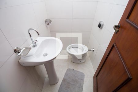 Casa à venda com 340m², 5 quartos e 2 vagasBanheiro de serviço