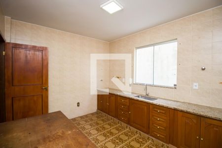 Casa à venda com 340m², 5 quartos e 2 vagasCozinha