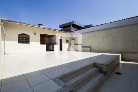 Casa à venda com 340m², 5 quartos e 2 vagasEdícula