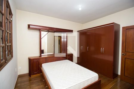 Casa à venda com 340m², 5 quartos e 2 vagasQuarto 1