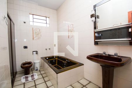 Casa à venda com 340m², 5 quartos e 2 vagasBanheiro da Suíte