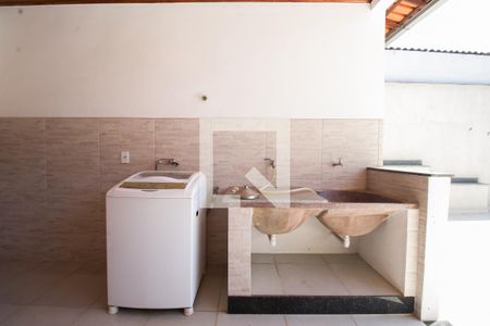 Casa à venda com 340m², 5 quartos e 2 vagasEdícula