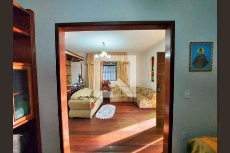Sala de casa à venda com 5 quartos, 340m² em Aparecida, Belo Horizonte