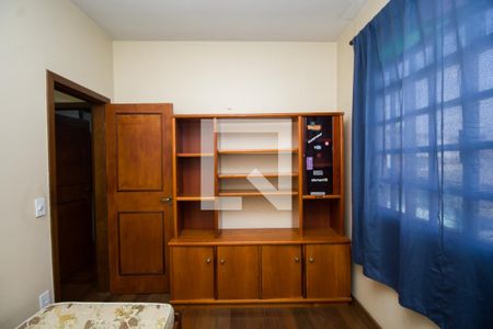 Casa à venda com 340m², 5 quartos e 2 vagasQuarto 3