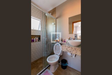 Casa à venda com 190m², 3 quartos e 3 vagasBanheiro - Suíte