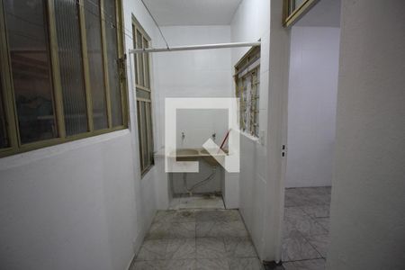 Casa para alugar com 100m², 2 quartos e sem vagaarea serviço