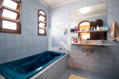 Casa à venda com 137m², 2 quartos e 2 vagasBanheiro da Suíte