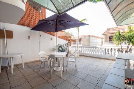 Casa à venda com 137m², 2 quartos e 2 vagasVaranda