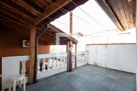 Casa à venda com 137m², 2 quartos e 2 vagasVaranda