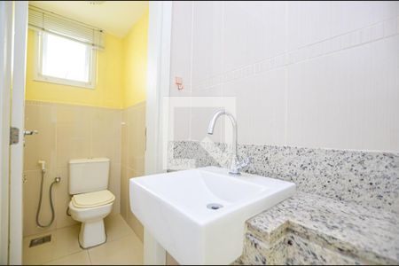 Banheiro de casa de condomínio à venda com 4 quartos, 180m² em São Francisco, Niterói
