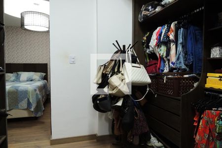 Casa de condomínio para alugar com 320m², 4 quartos e 1 vagaCloset da suíte