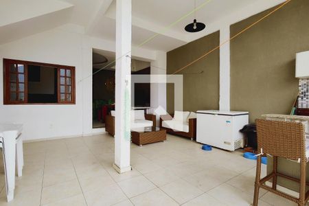 Casa de condomínio para alugar com 320m², 4 quartos e 1 vagaÁrea gourmet