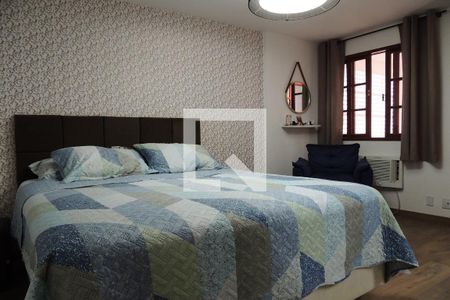 Casa de condomínio para alugar com 320m², 4 quartos e 1 vagaQuarto Suíte 2