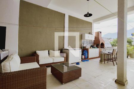 Casa de condomínio para alugar com 320m², 4 quartos e 1 vagaÁrea gourmet