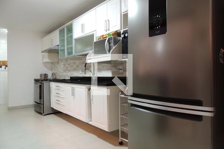 Casa de condomínio para alugar com 320m², 4 quartos e 1 vagaCozinha - Armários