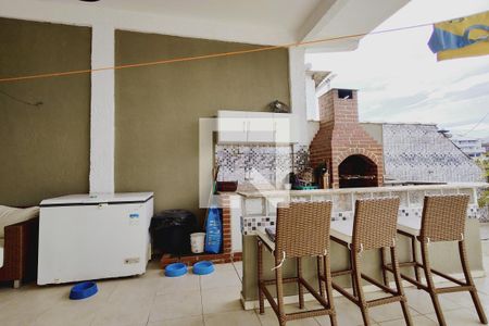 Casa de condomínio para alugar com 320m², 4 quartos e 1 vagaÁrea gourmet