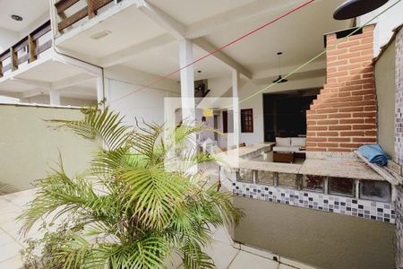 Casa de condomínio para alugar com 320m², 4 quartos e 1 vagaÁrea gourmet