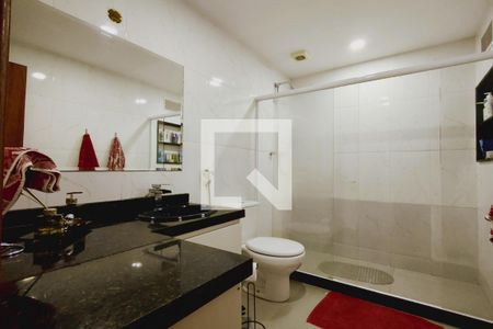 Casa de condomínio para alugar com 320m², 4 quartos e 1 vagaBanheiro da Suíte 1