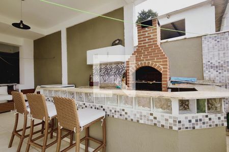 Casa de condomínio para alugar com 320m², 4 quartos e 1 vagaÁrea comum - Churrasqueira