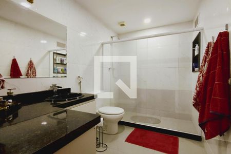 Casa de condomínio para alugar com 320m², 4 quartos e 1 vagaBanheiro da Suíte 1