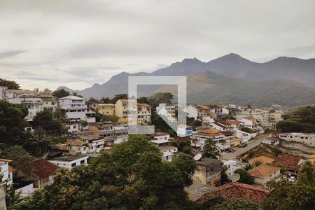 Casa de condomínio para alugar com 320m², 4 quartos e 1 vagaVista 