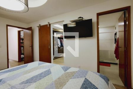 Casa de condomínio para alugar com 320m², 4 quartos e 1 vagaQuarto Suíte 