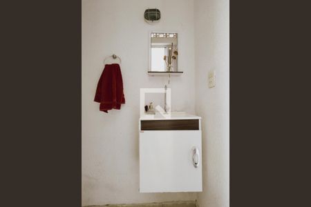 Casa de condomínio para alugar com 320m², 4 quartos e 1 vagaBanheiro 3