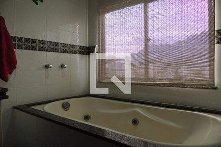 Casa de condomínio para alugar com 320m², 4 quartos e 1 vagaBanheiro 1