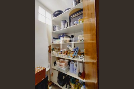 Casa de condomínio para alugar com 320m², 4 quartos e 1 vagaDespensa