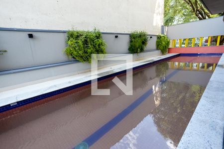 Studio para alugar com 34m², 1 quarto e sem vaga Studio para alugar com 34m², 1 quarto e sem vagaÁrea comum - Piscina