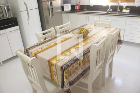 Casa para alugar com 173m², 3 quartos e 4 vagasCozinha 