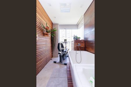 Apartamento para alugar com 130m², 3 quartos e 2 vagasSuíte - Varanda