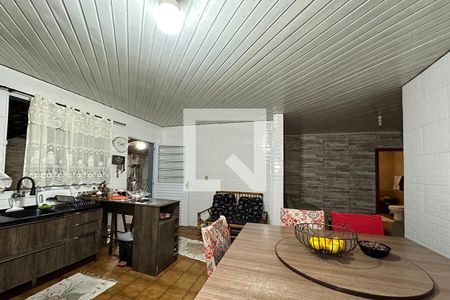 Cozinha  de casa à venda com 3 quartos, 120m² em São José, Canoas