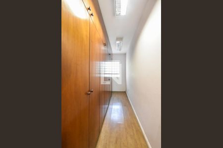 Casa à venda com 219m², 4 quartos e 2 vagasCloset