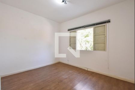 Casa à venda com 219m², 4 quartos e 2 vagasQuarto 02