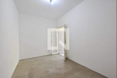 Casa à venda com 219m², 4 quartos e 2 vagasQuarto 04