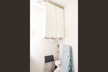 Apartamento à venda com 211m², 3 quartos e 4 vagas Apartamento à venda com 211m², 3 quartos e 4 vagasQuarto de Serviço