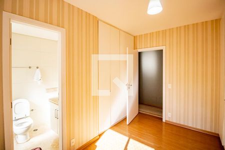 Apartamento à venda com 211m², 3 quartos e 4 vagas Apartamento à venda com 211m², 3 quartos e 4 vagasQuarto 01 Suíte