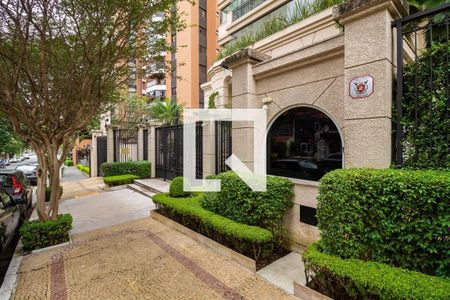 Apartamento à venda com 211m², 3 quartos e 4 vagas Apartamento à venda com 211m², 3 quartos e 4 vagasFachada e portaria