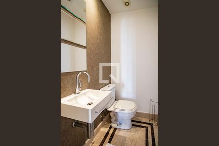 Apartamento à venda com 211m², 3 quartos e 4 vagas Apartamento à venda com 211m², 3 quartos e 4 vagasLavabo